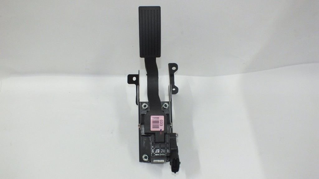 H100 KMY 2012- GAZ PEDALI