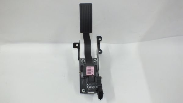 H100 KMY 2012- GAZ PEDALI