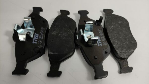 Balata Ön Yaris 06- 1,0/D4D