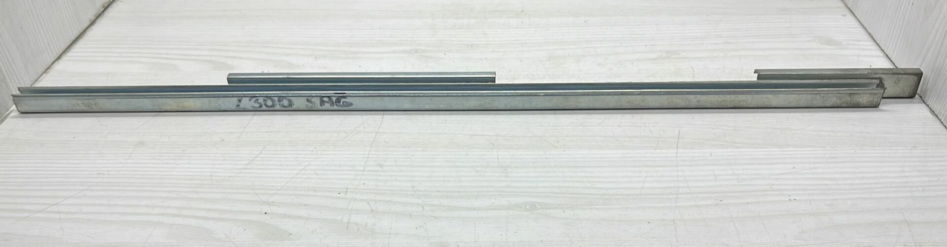 Cam Kizaği L300 Sağ Yan