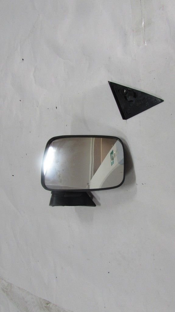 B2500 1997-1999 YAN AYNA SAĞ