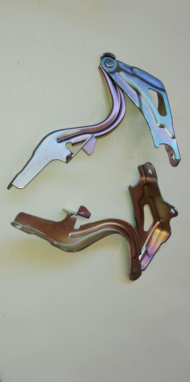 MENTEŞE KAPUT SPORTAGE 11-14 LH