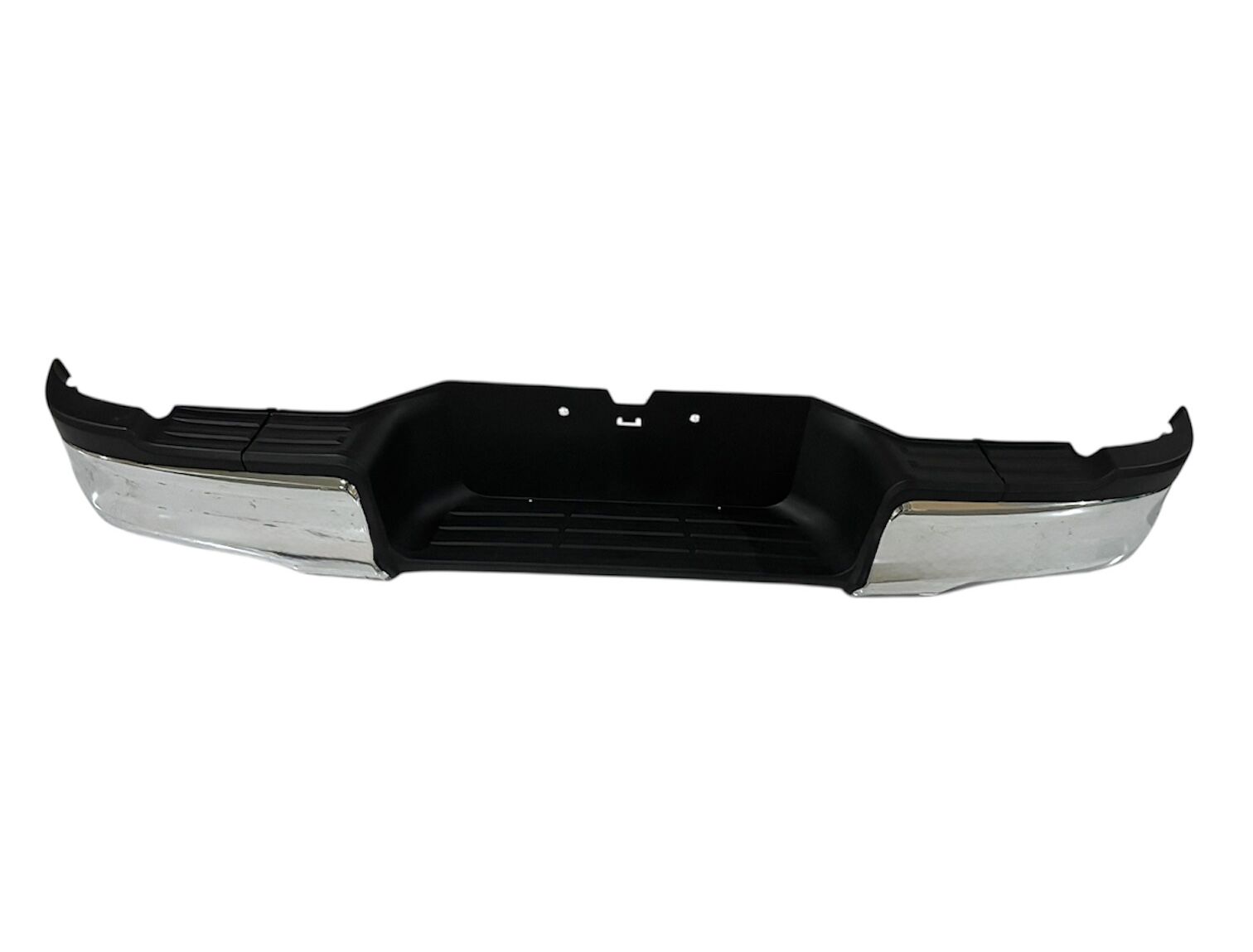 TAMPON HILUX REVO 15-23 ARKA (KROM/SENSÖR DELİKSİZ )