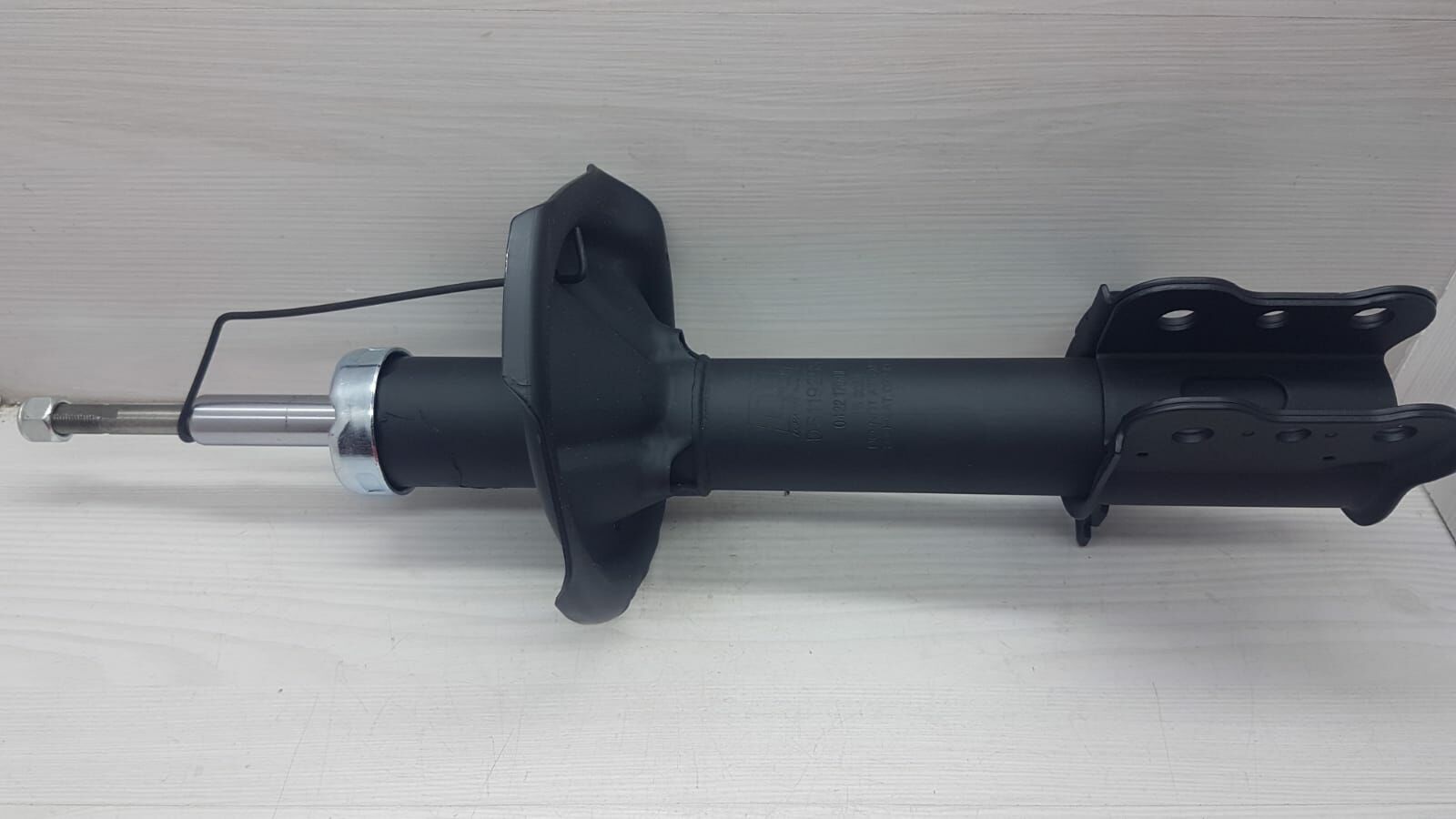 AMORTISÖR ARKA 323 SOL 99-02