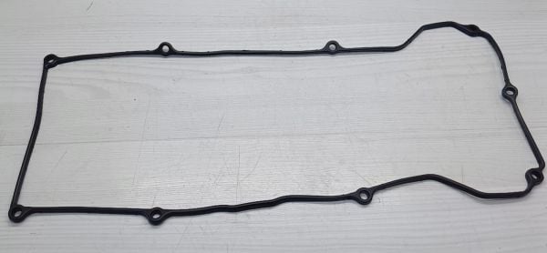 Üst Kapak Conta Almera 2002-Qg15De Delikli