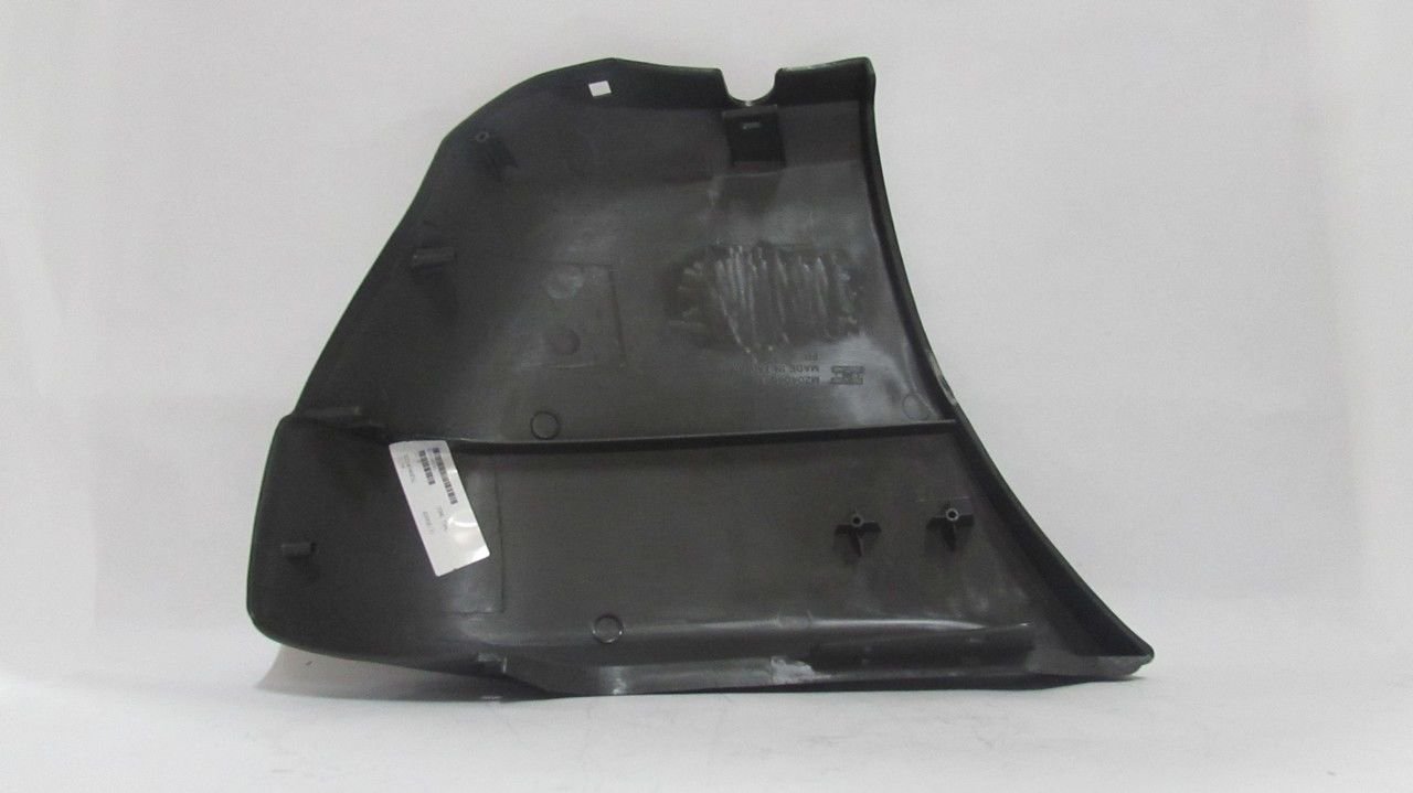 B2500 1997-2000 ÖN TAMPON UCU SİYAH PLASTİK SOL