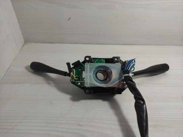 Mıtsubıshı L300 Sınyal Kolu Y.M