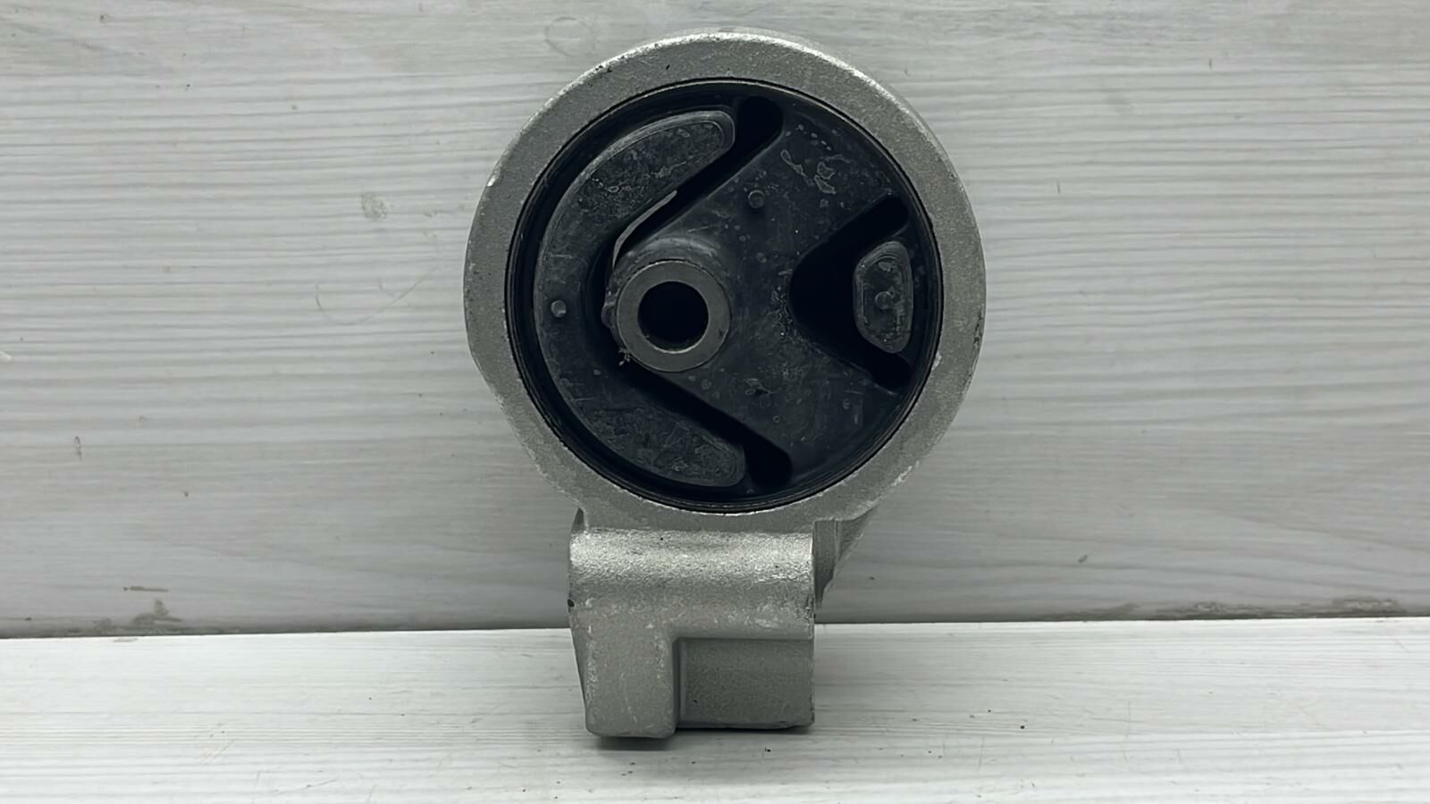 Motor Takozu Carisma 96-06 Sanziman Sol