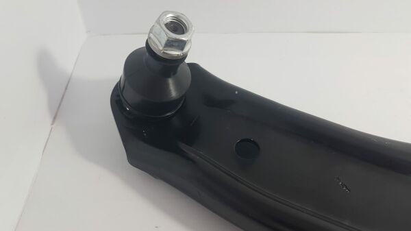 sx4 13-/vıtara 15- salıncak sağ alt tabla rotil