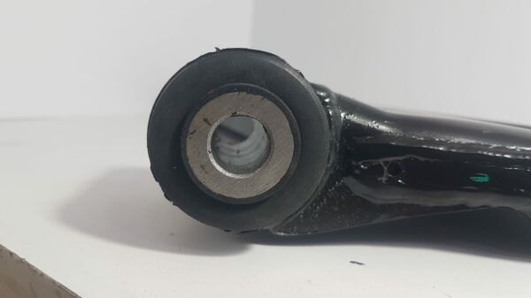 sx4 salıncak sol 13-/vıtara 15- alt tabla rotil