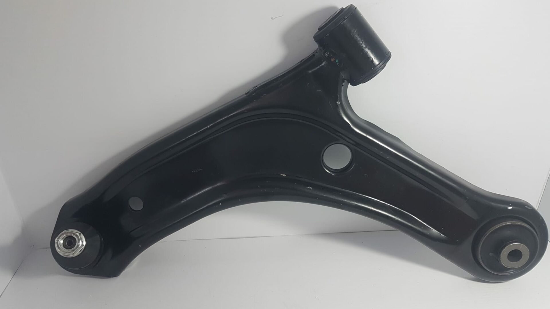 sx4 salıncak sol 13-/vıtara 15- alt tabla rotil