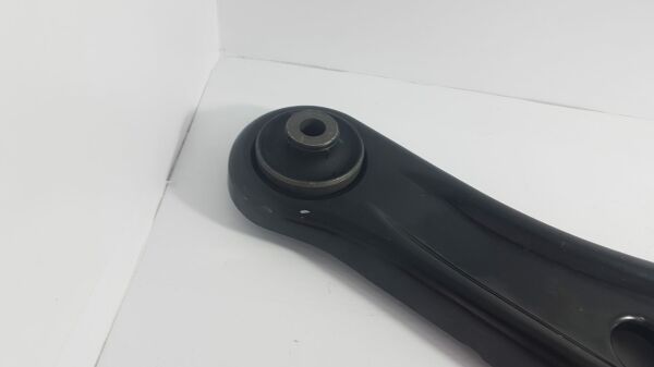 sx4 salıncak sol 13-/vıtara 15- alt tabla rotil