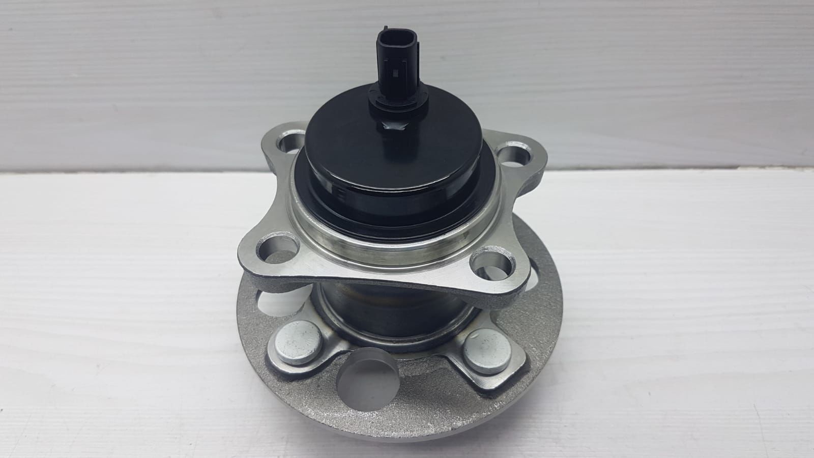 Porya Arka Yaris 06-14