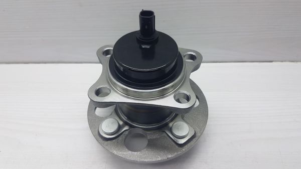 Porya Arka Yaris 06-14