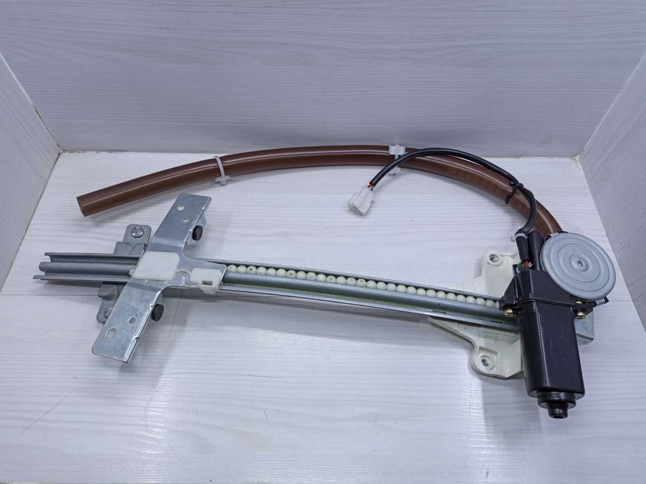 Mazda 626 1988-1992 Sag On Motorlu Cam Krıko