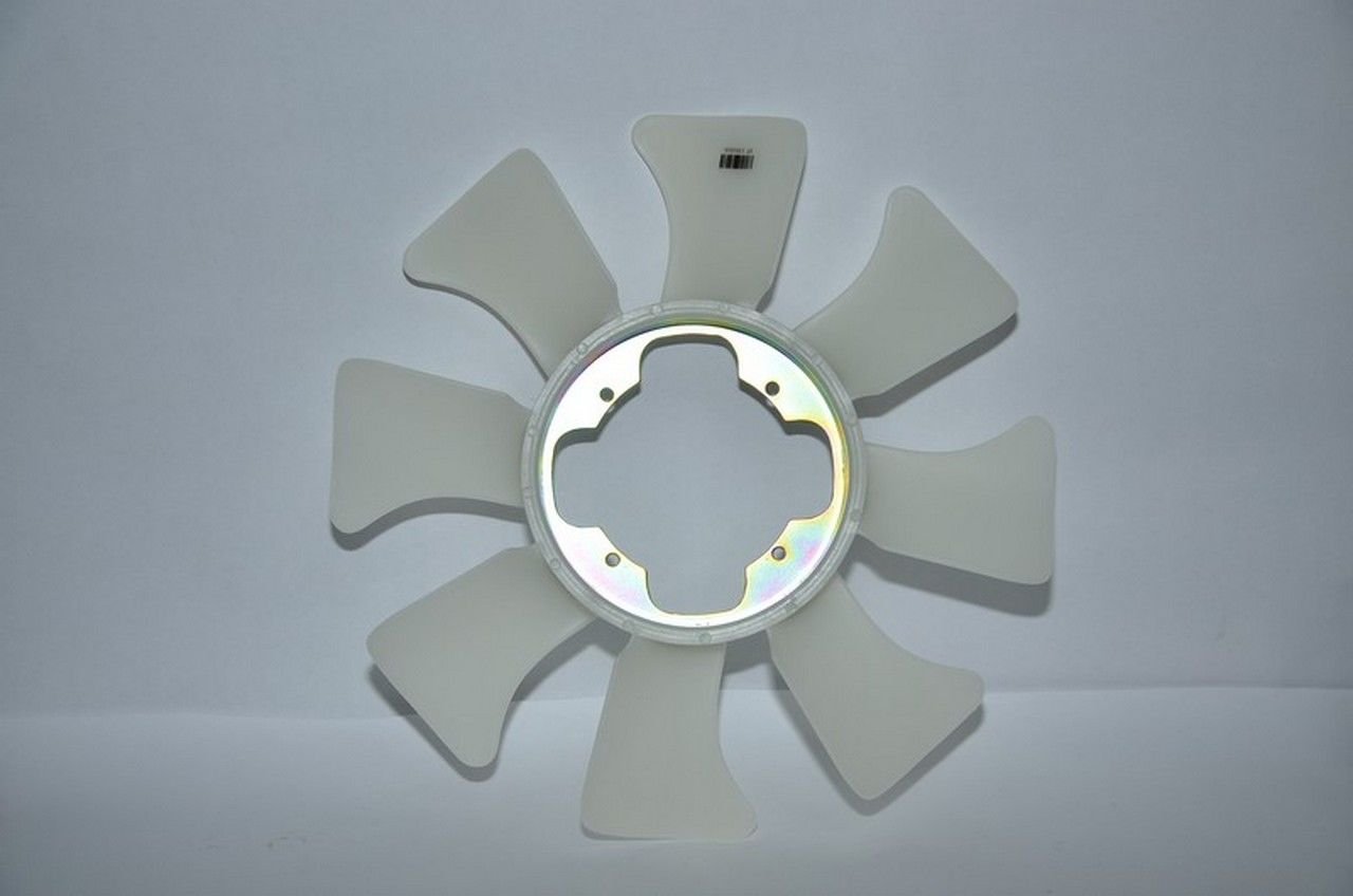 D21 1986-1996 / TD25 2,5 FAN PERVANESİ (küçük termige takılan)