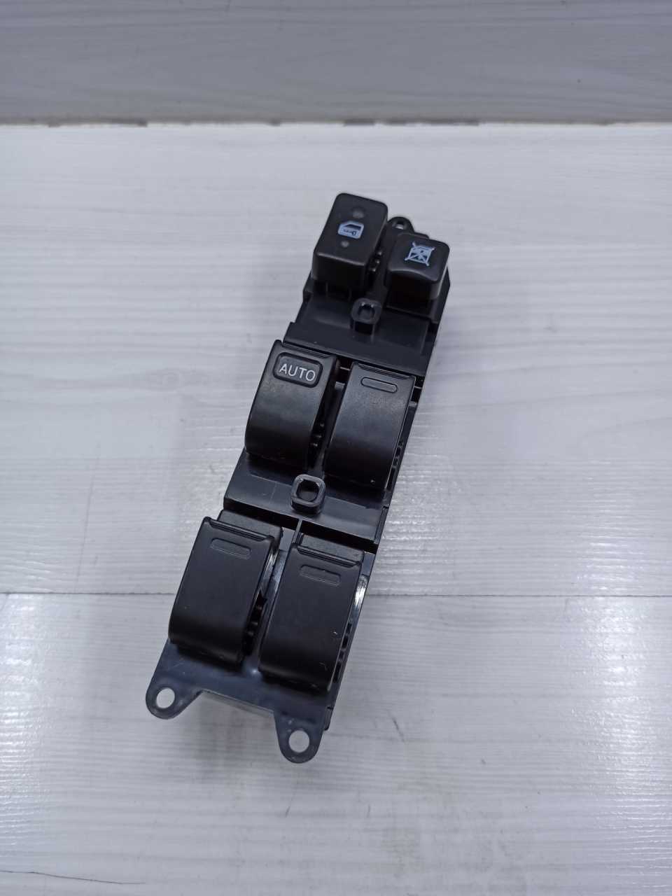 Corolla / Corona / Carına 1992-1997 Cam Dügme Sol Dörtlü