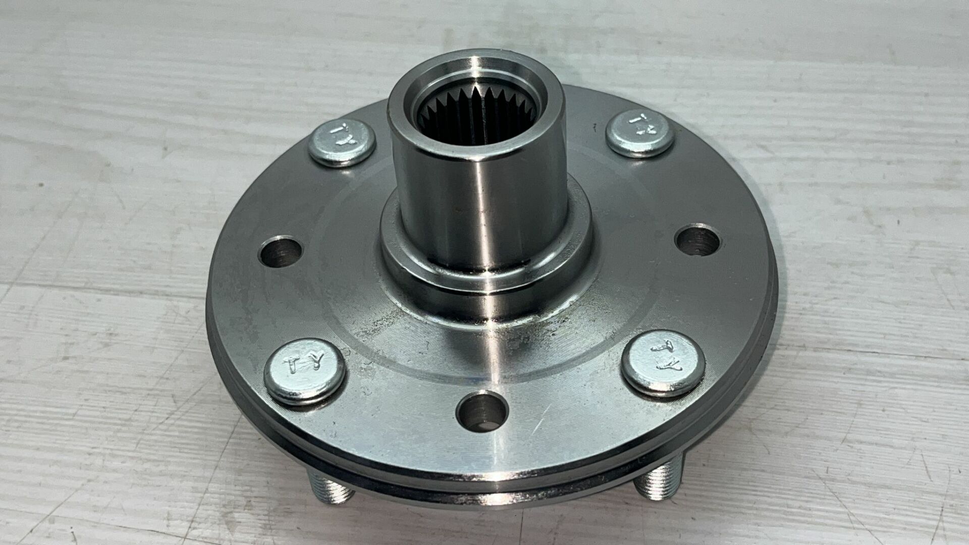 Porya Ön Carisma 01- RULMAN GÖBEĞİ YATAGI