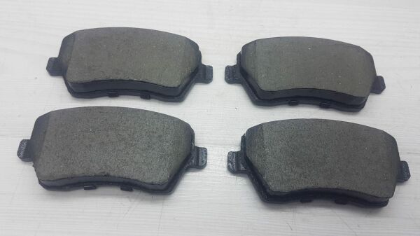 BALATA ÖN MICRA 05-/SWIFT 05-