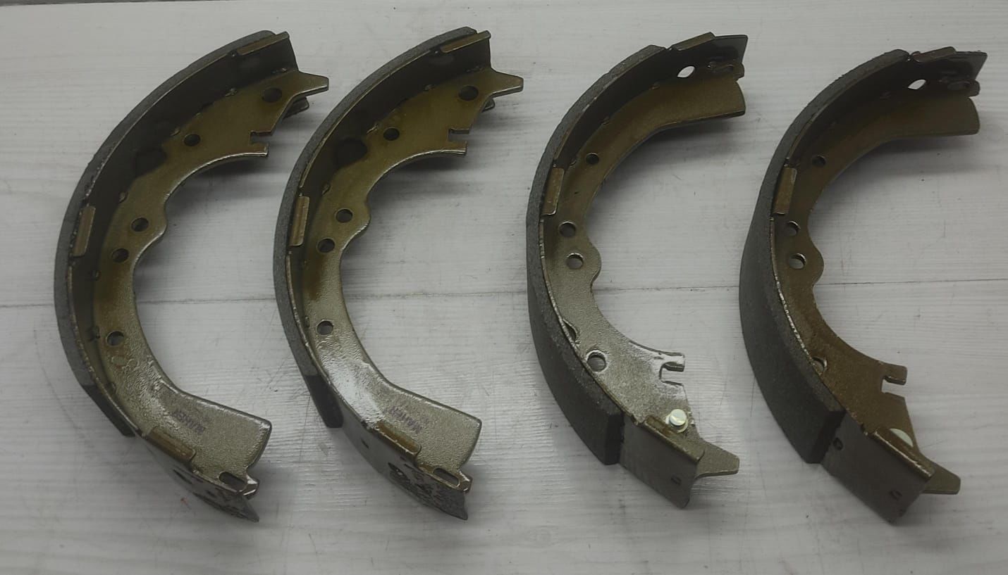 BALATA ARKA HILUX 06-11 4X2 PABUC