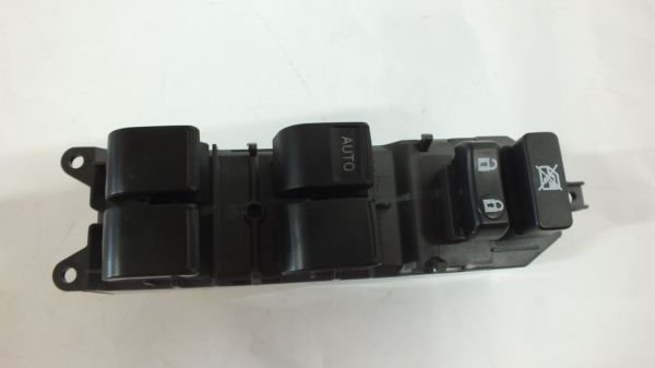 YARIS 2010-2012 CAM DUGMESI ON SOL