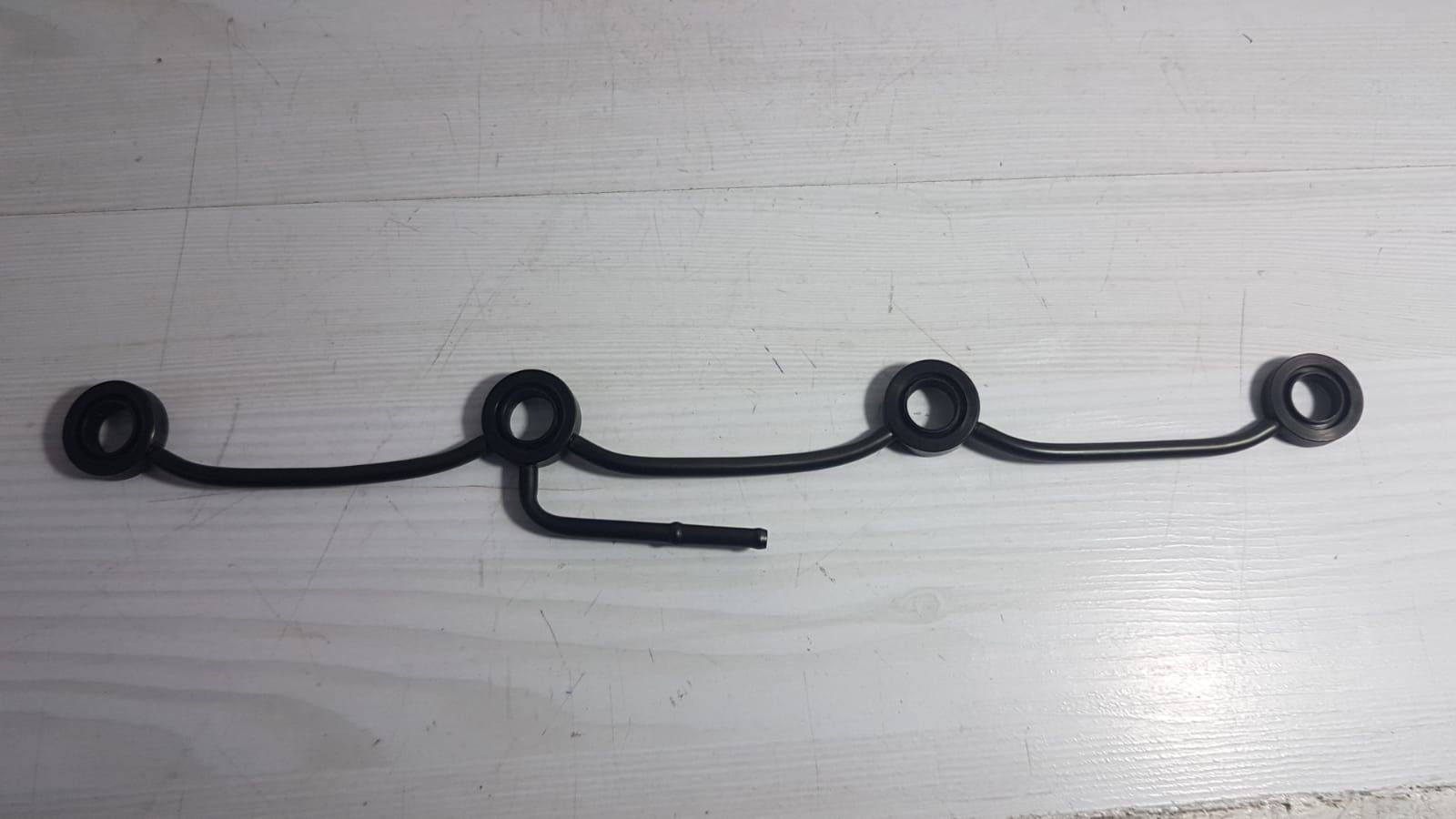 h100 / l300 3151 mazot geri dönüş borusu