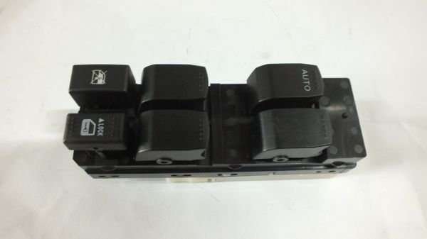 SX4 2009- CAM DUGMESI ON SOL