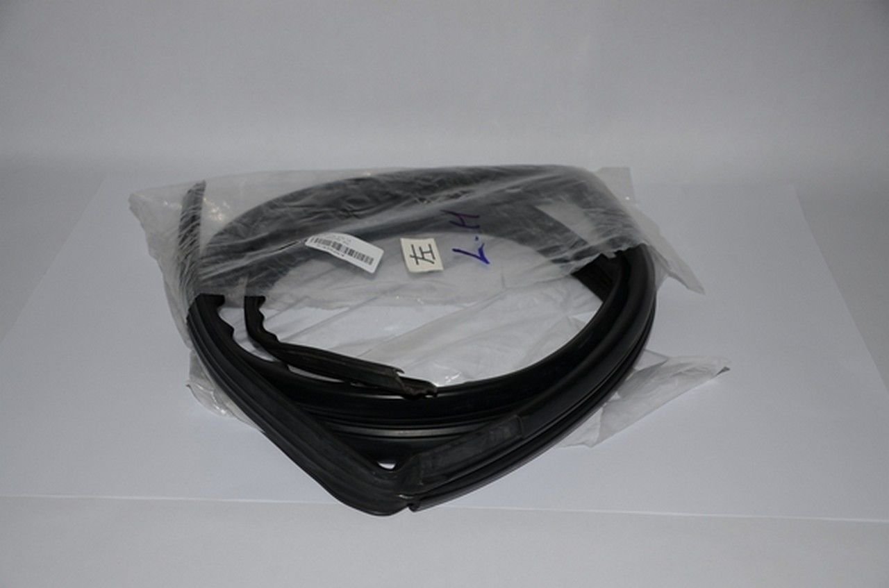 D-MAX KAPI LASTİĞİ SOL