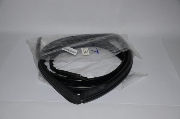 D-MAX KAPI LASTİĞİ SOL