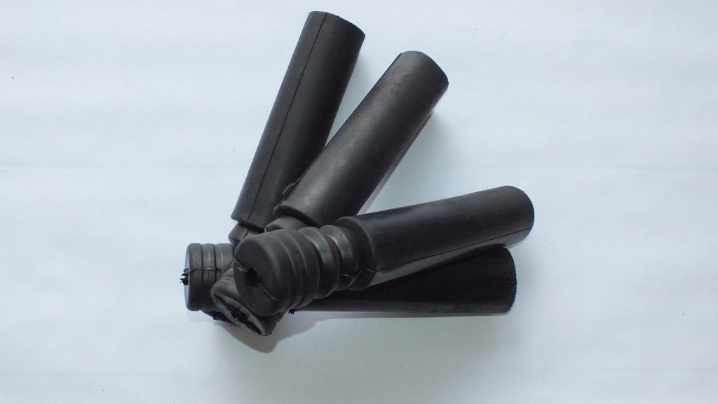 ERA 06-11 AMORTİSÖR TOZ KÖRÜĞÜ ARKA TAKOZU ÜZERİNDE