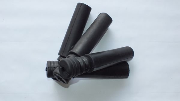 ERA 06-11 AMORTİSÖR TOZ KÖRÜĞÜ ARKA TAKOZU ÜZERİNDE