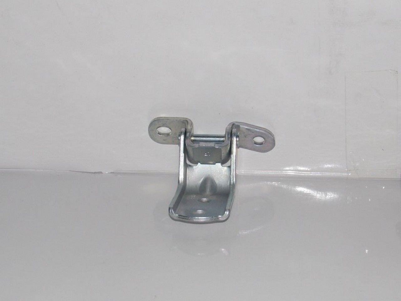 ACCENT BLUE 2011-2018 / İ20 2009-2014 / İ10 2008-2016 ÖN KAPI MENTEŞESİ ÜST SAĞ