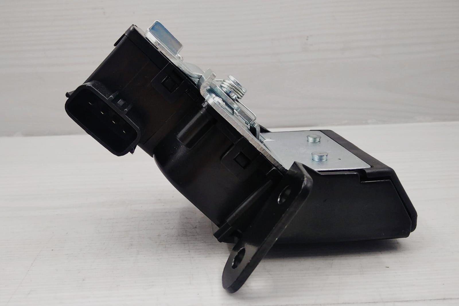 bagaj Kilidi i-30 12-16/Ceed 12-16