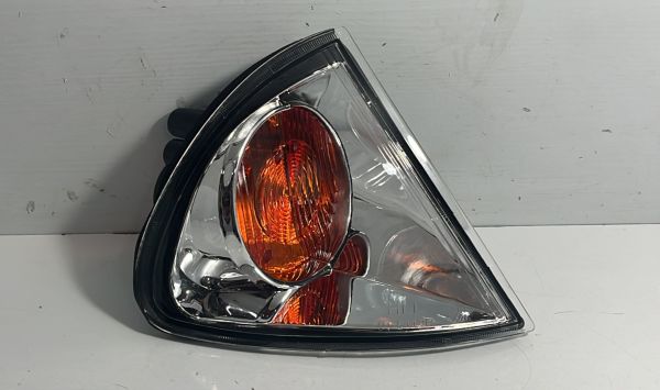 Sinyal Avensis Sağ 01-02