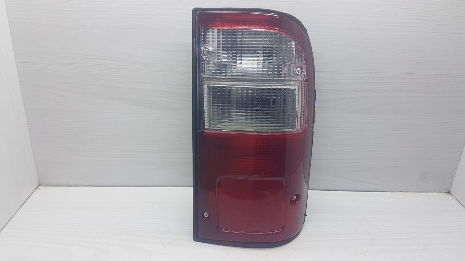 Stop Hilux Sağ 97-05 lamba