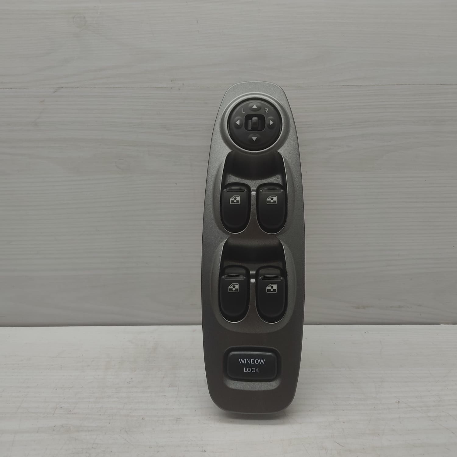 CAM DÜGME ACCENT SOL 00-02 ÖN AYNA AYAR DÜGMELI