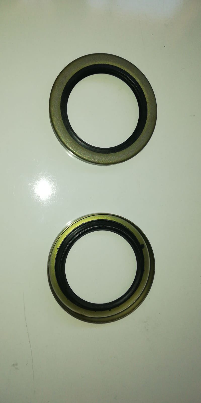 KEÇE AKS HILUX VİGO 4X2 07-16 ARKA İÇ LH/RH  (49X70X8,9)