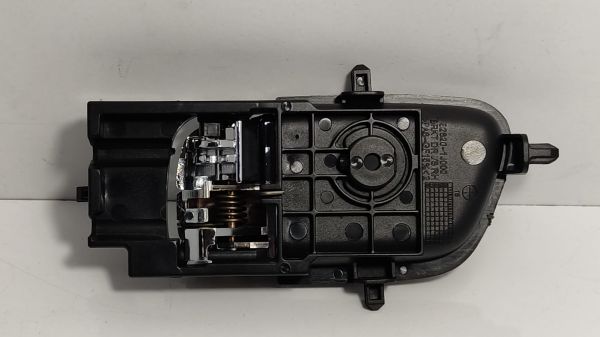 Kapi Kolu i20 Ön/Arka iç Sağ 09-Nikelaj Kulp Nikelaj Buton