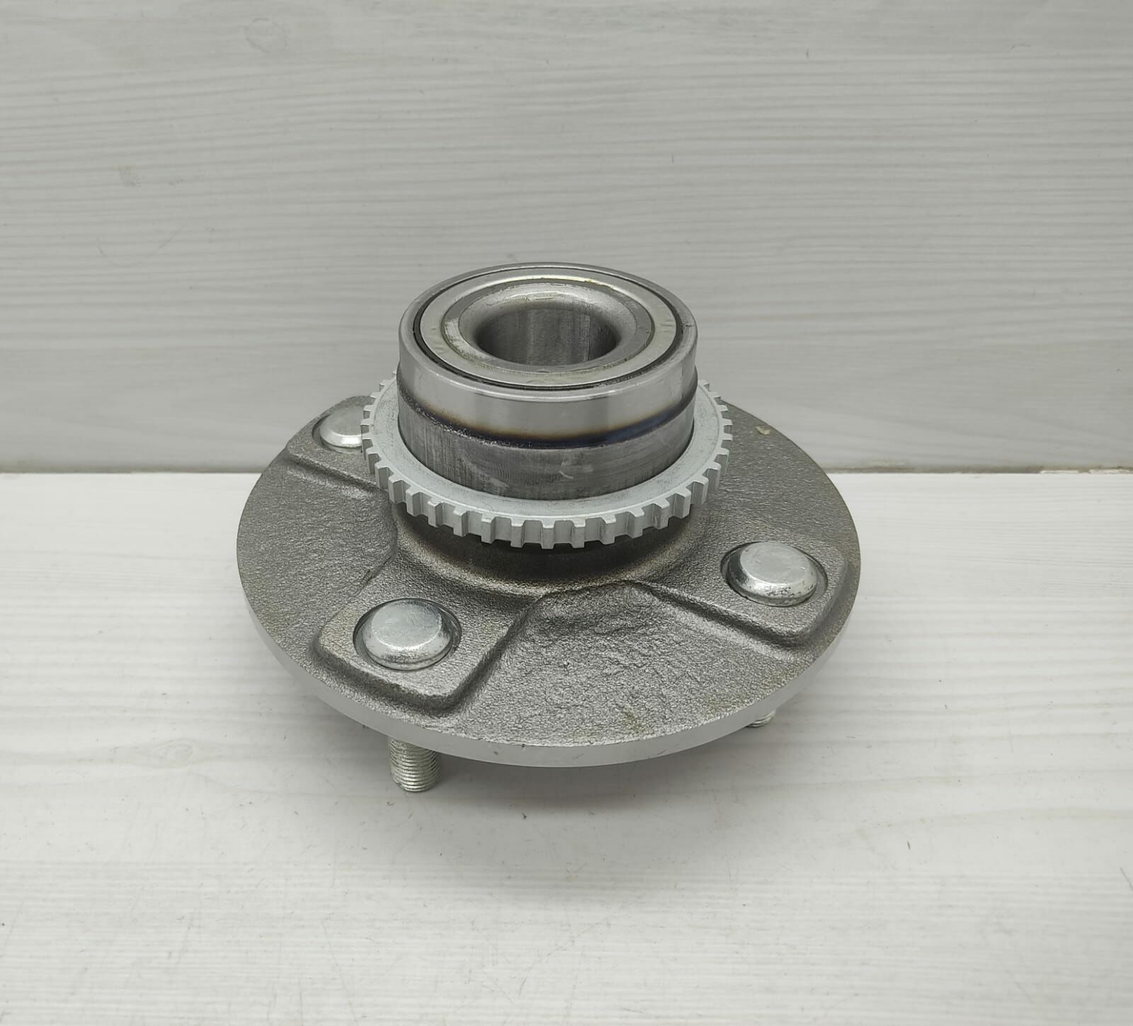 Porya Arka teker aks bilya rulman Almera 00-06 Hback