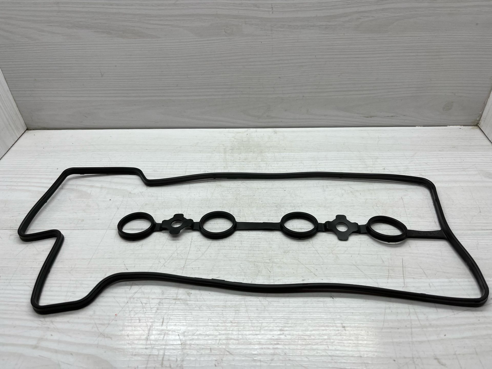 ÜST KAPAK CONTA YARIS 06-08 1.3