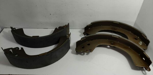 Balata Arka L200 00-06 4X4 Kampana