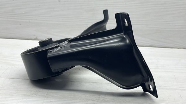 Motor Takozu Lancer 03-08 Arka Düz/Otom