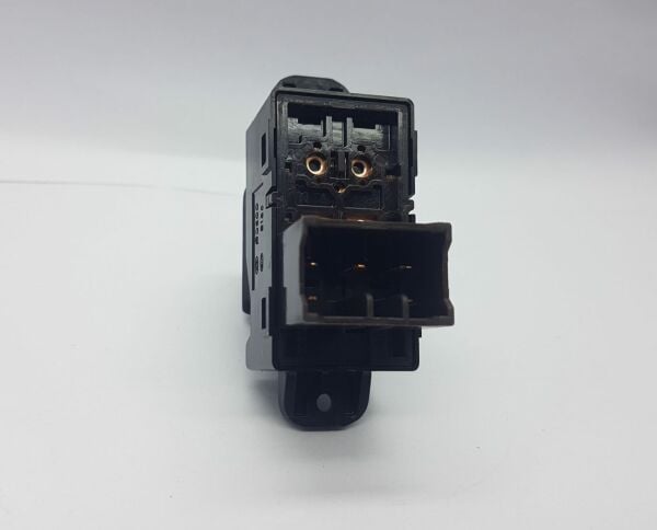 CAM DÜGME ERA SAG 5FISLI AÇMA BUTONU ANAHTARI HYUNDAI ORJİNAL