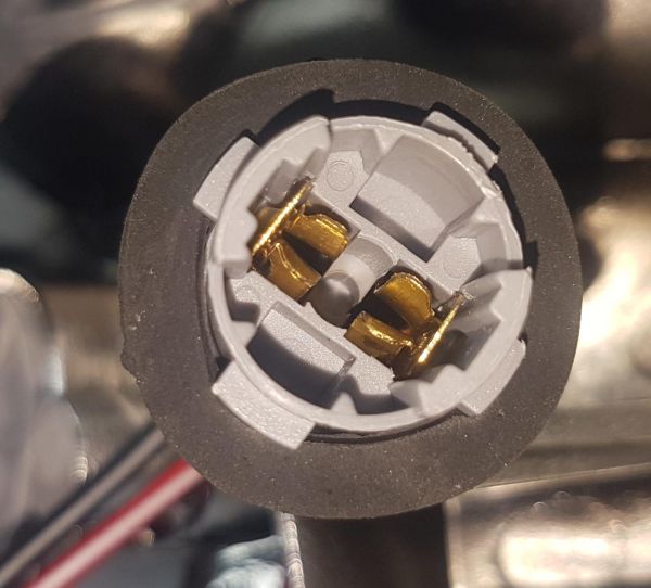 SINYAL HILUX 1998-2001  LN145 SAG NIKELAJLI