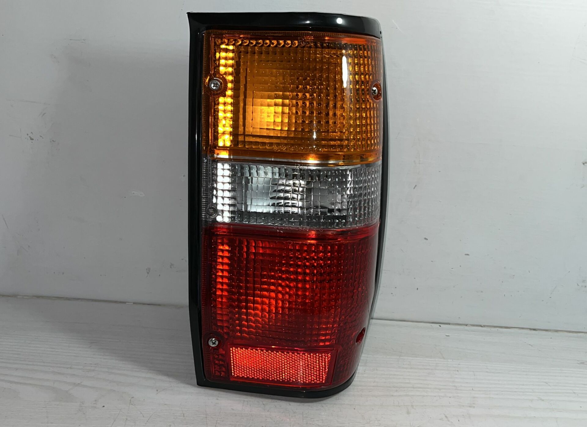 Stop L200 Sağ 90-98 Siyah