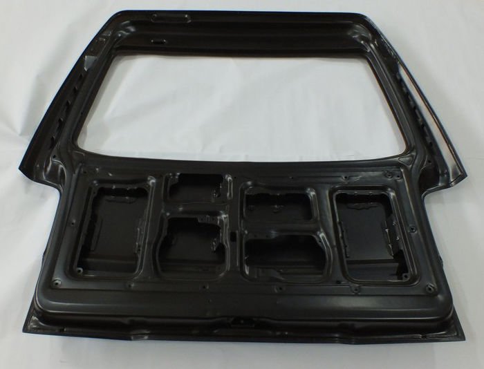 L 300 BAGAJ KAPAĞI ( SİLECEK DELİKSİZ )