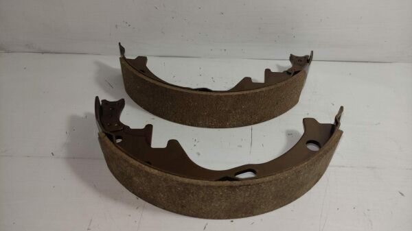 Balata Arka Pickup D21 82-97