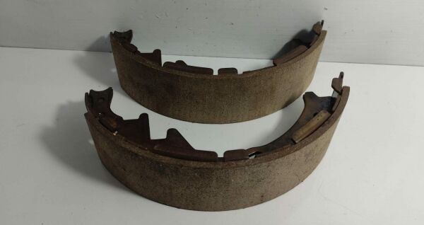 Balata Arka Pickup D21 82-96 4X4