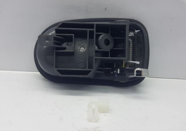 Kapı Kolu 626 Ön İç Sol 1992-1997/323 1995- Gri/Krom