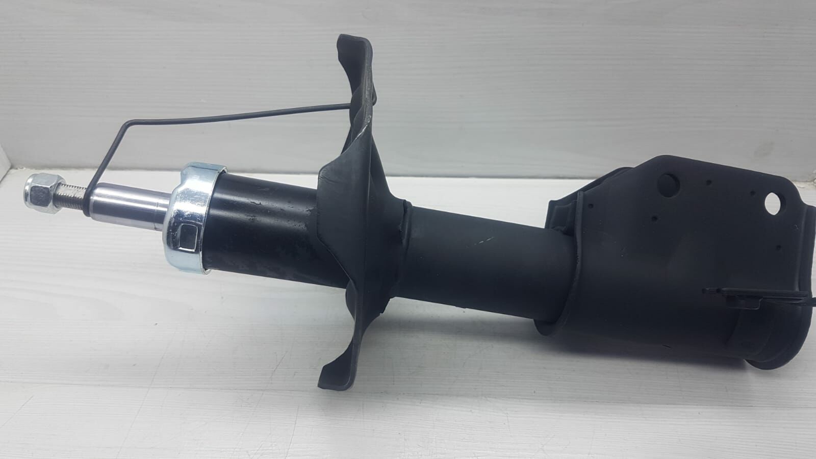 Amortisör Ön 323 Sol 99-01 gazli